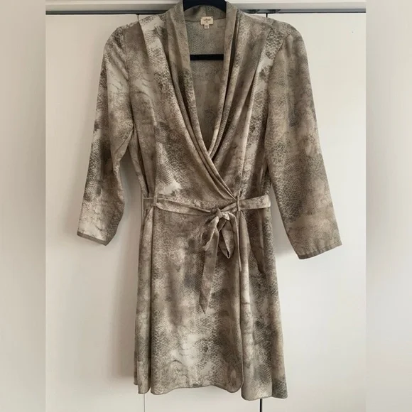 ARITZIA DRESS SNAKE PRINT - Picture 7 of 7